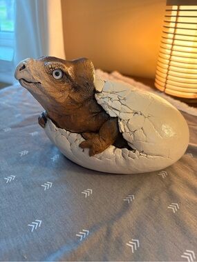 Windstone Editions Triceratops Dinosaur Hatching from Egg – Melody Peña 1986